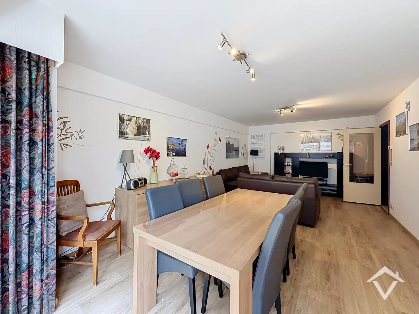 Instapklaar gemeubeld appartement op toplocatie met lateraal zeezicht te Middelkerke foto 3