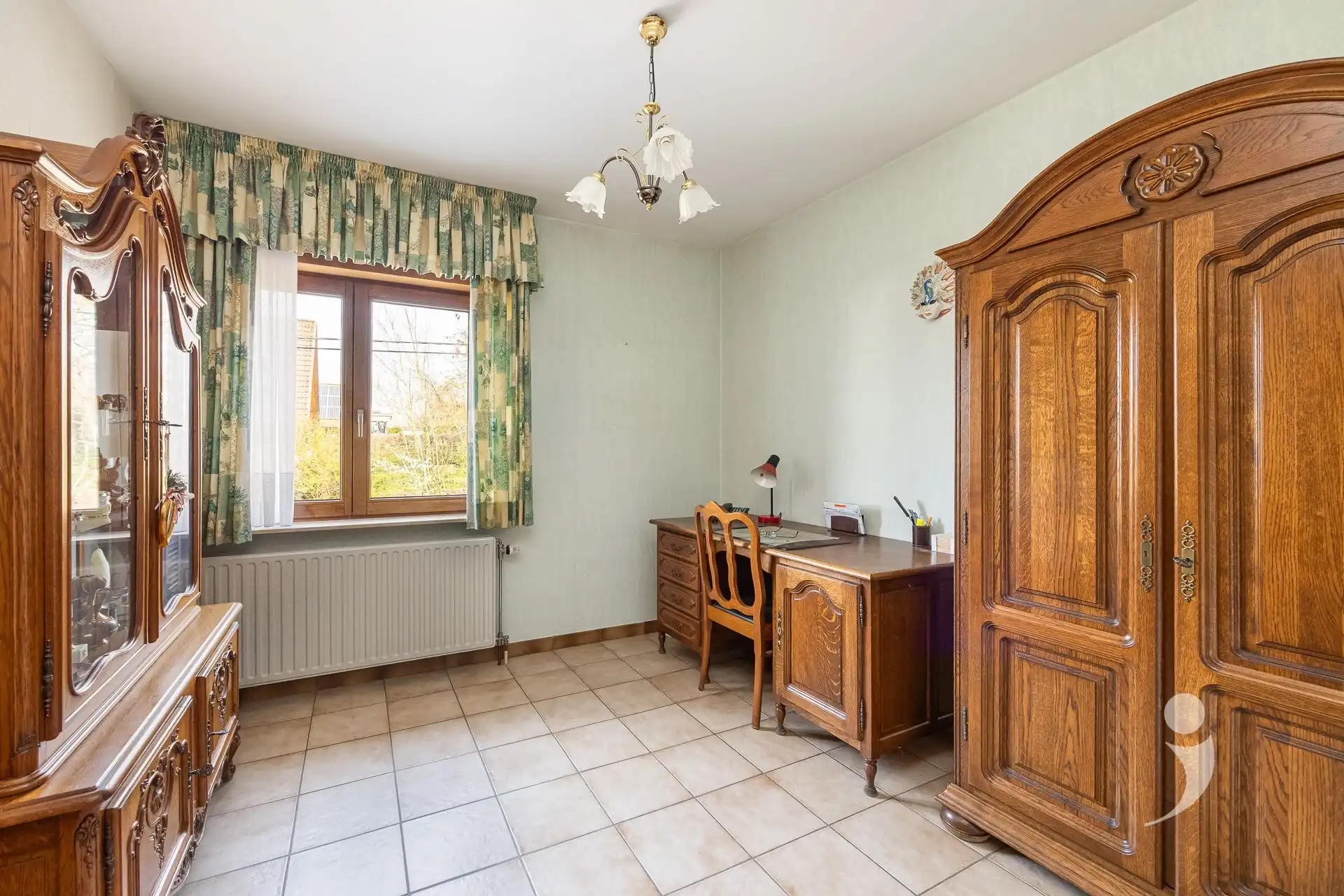 Instapklare en ruime woning met zicht op de velden! foto 15