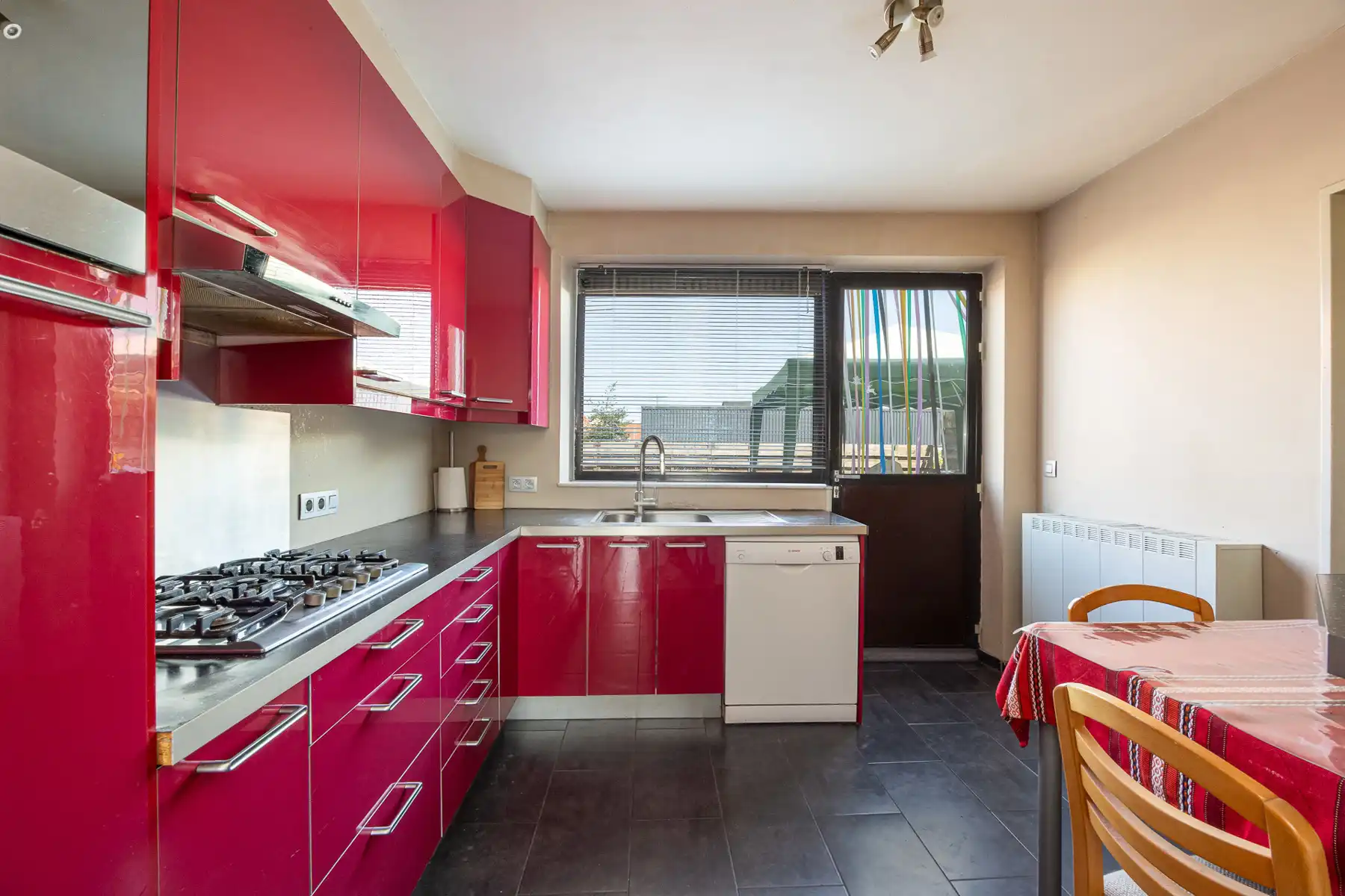 Duplex in Hoevenen – instapklaar, onmiddellijk rendement foto 4