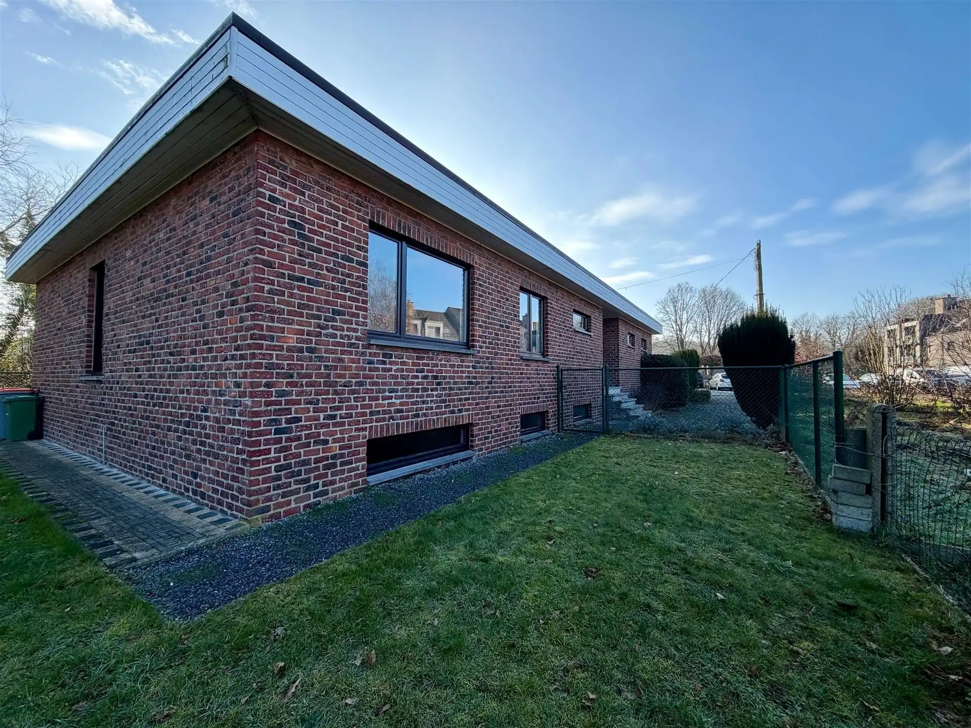 Ruime gezinswoning met 5 slaapkamers foto 36