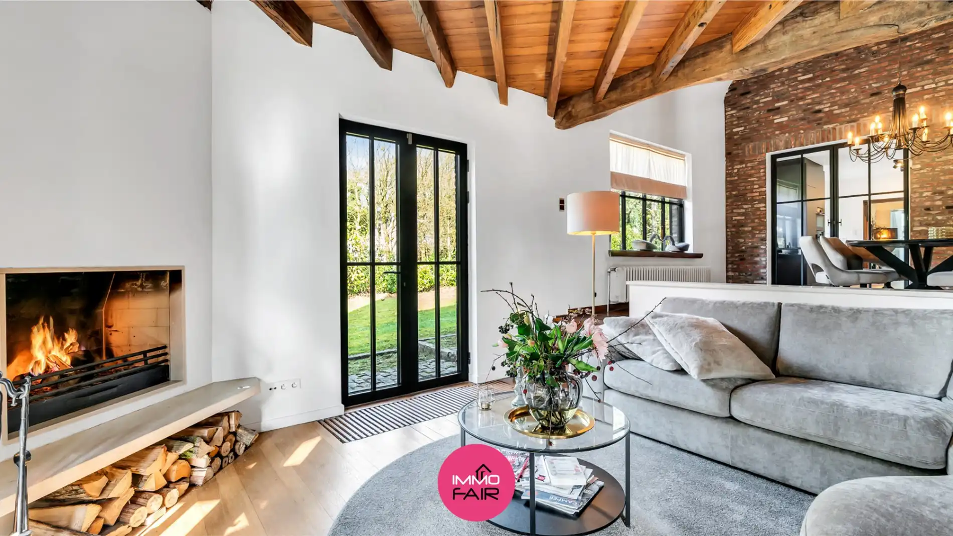 Exclusieve, karaktervolle villa met authentieke elementen in rustige, bosrijke omgeving foto 5