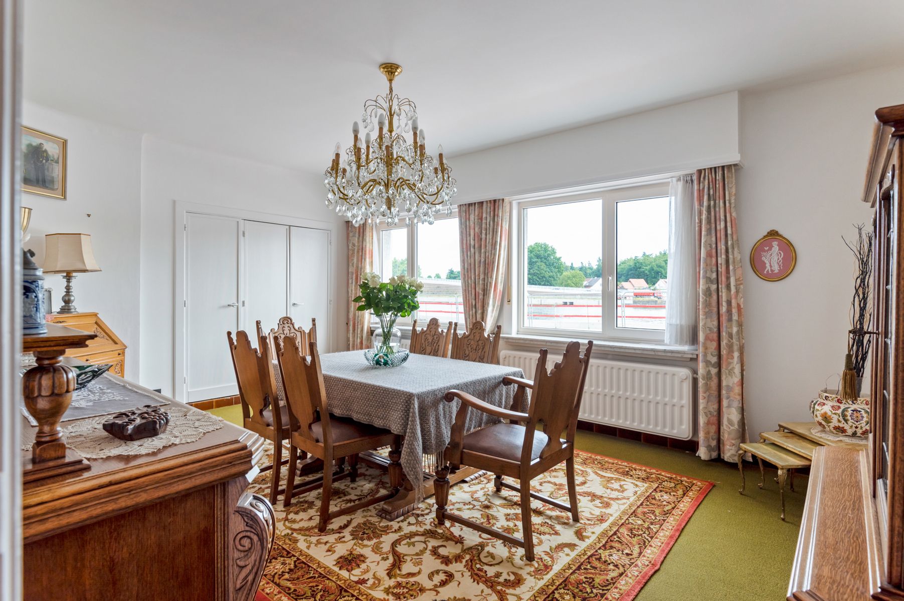 Woning met tuin en garage vlakbbij het centrum van Wijnegem. foto 4