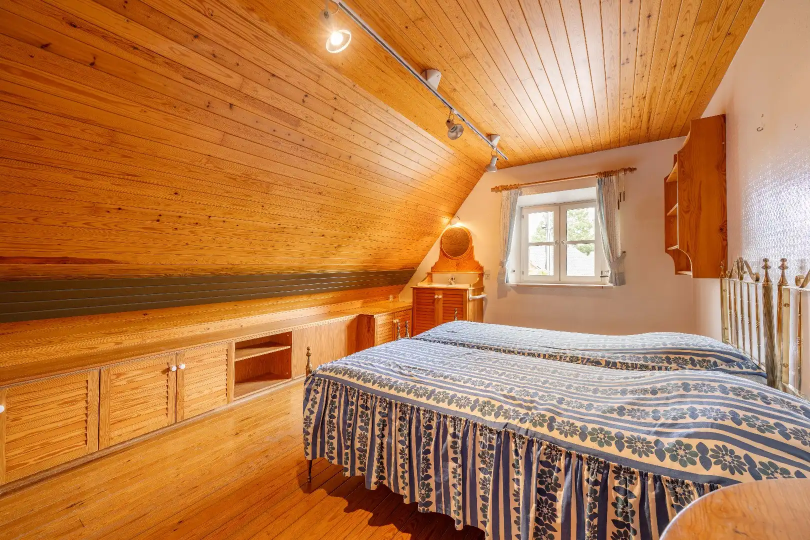 EXCLUSIEF LANDHUIS MET BIJGEBOUWEN OP EEN DOMEIN VAN 5.990 M² foto 22