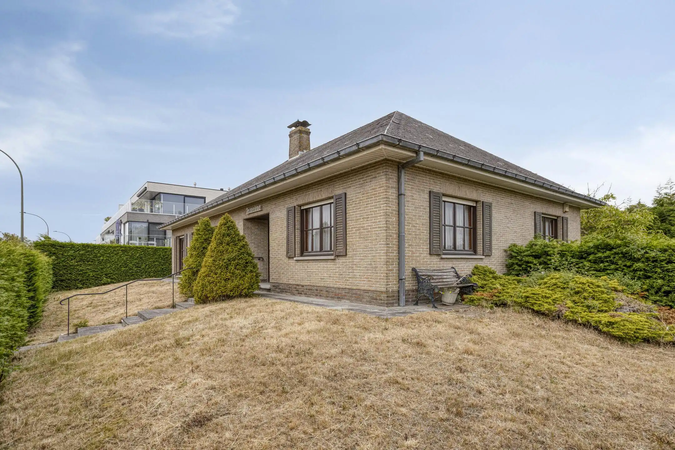 Te renoveren vrijstaande bungalow te koop in De Panne foto 18