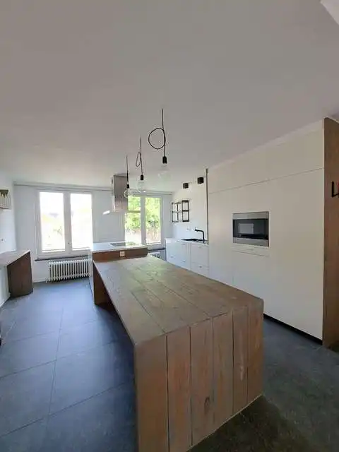 Comfortabele 2-slaapkamerwoning met GARAGE en TUIN te huur in Brugge foto 4