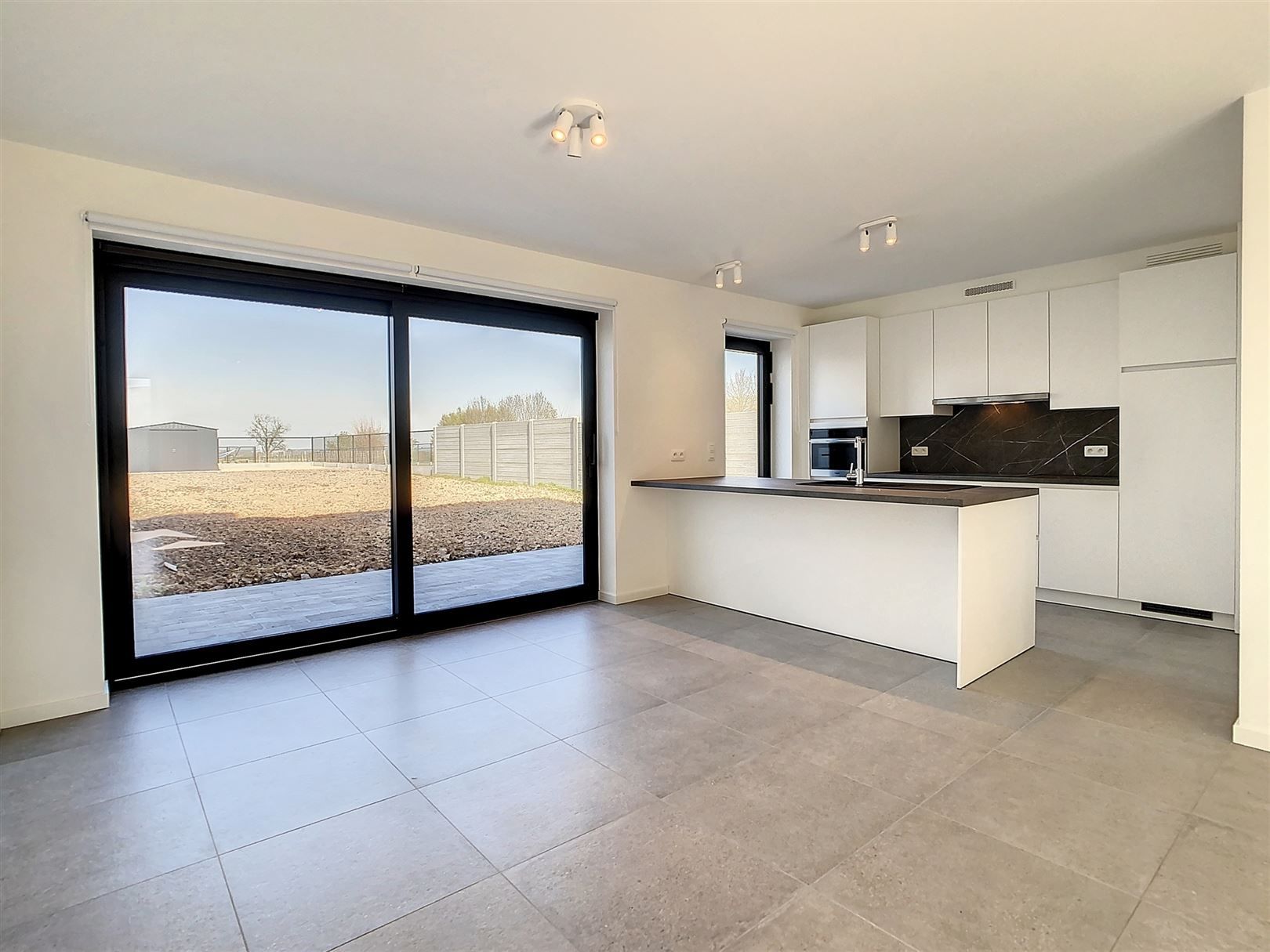 Mooie instapklare woning, 3 slpks, tuin, terras, garage foto 12