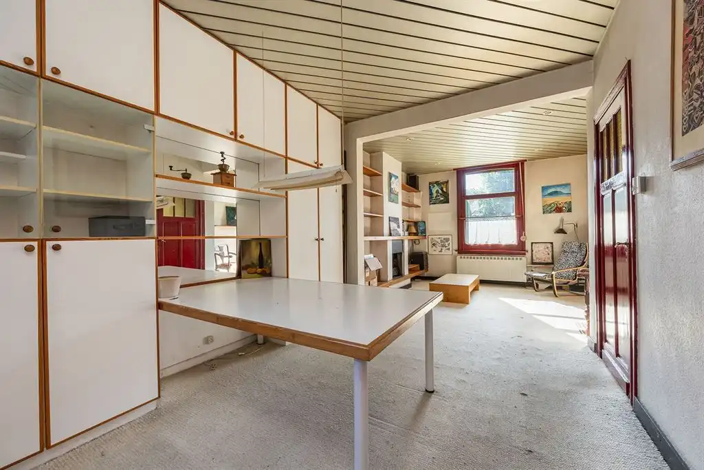 Te renoveren dorpswoning in doodlopende straat foto 3
