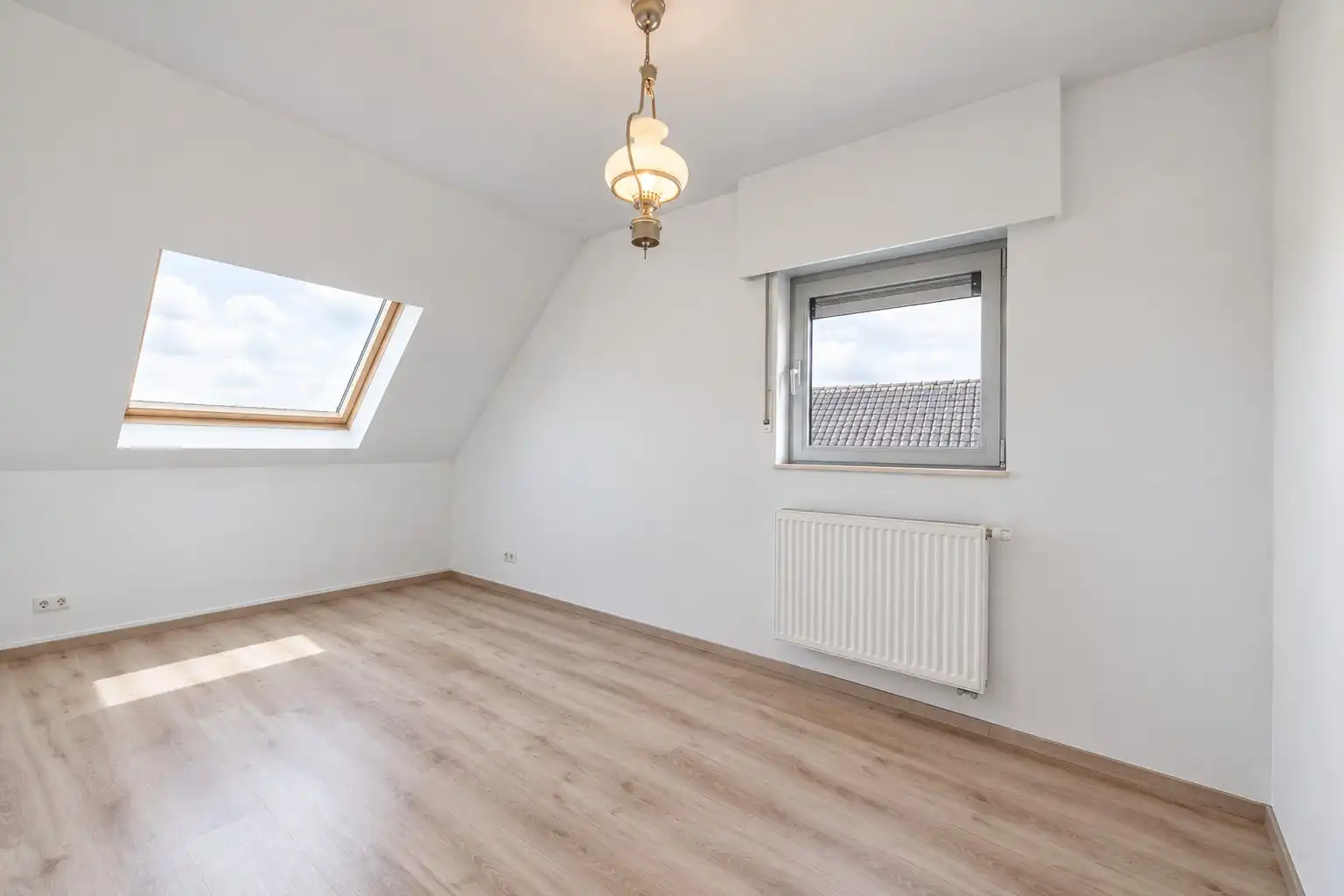 INSTAPKLARE ALLEENSTAANDE GEZINSWONING MET 3 SLPKS  foto 15