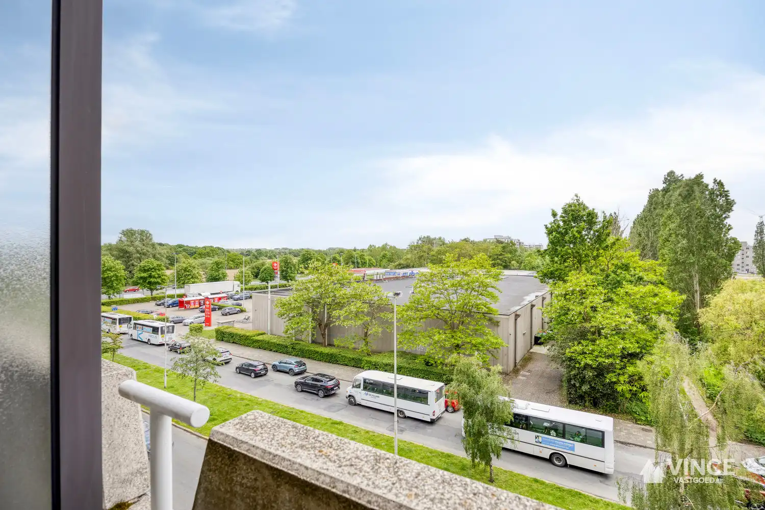 Instapklaar appartement met terras op toplocatie in Ekeren foto 15