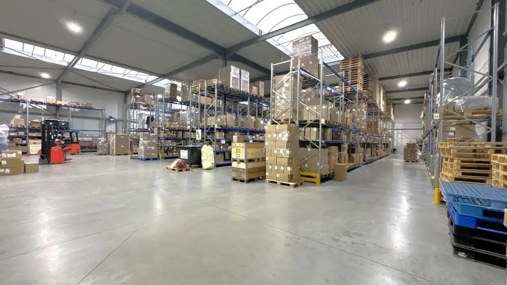 Logistiek bedrijfspand te koop aan A12 in Willebroek foto 3