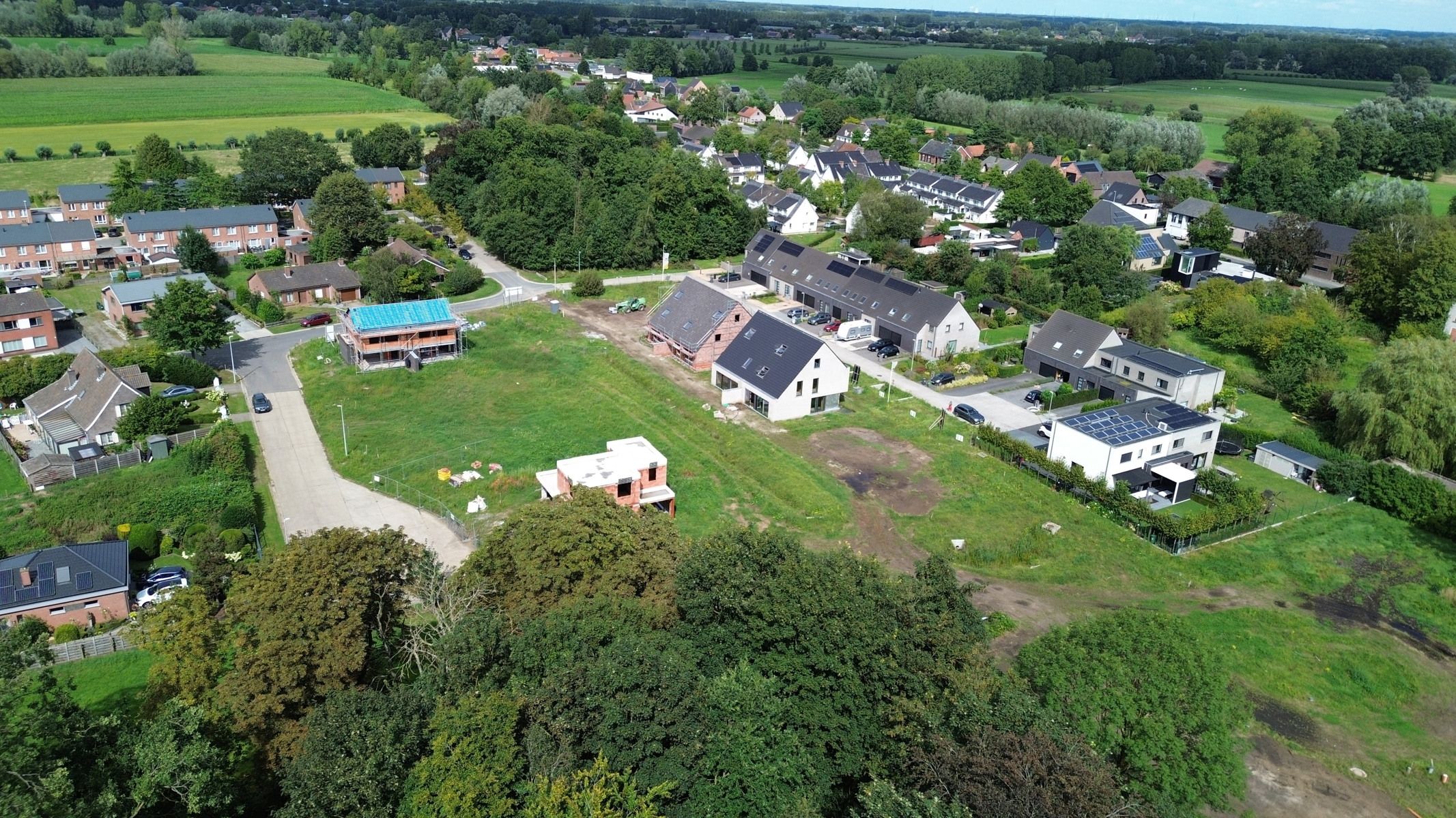 Landelijke, halfopen woningen foto 4