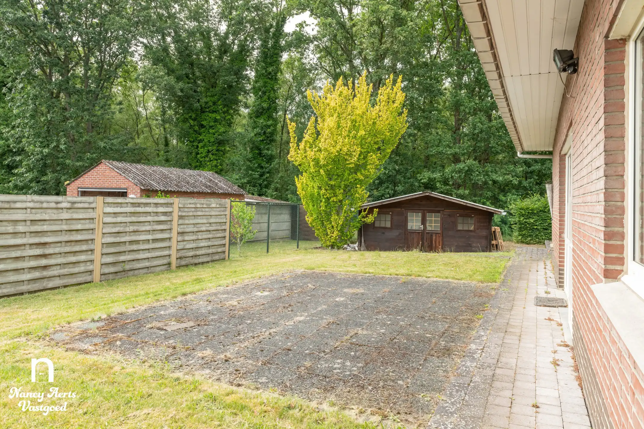 Rustig wonen – ruime gezinswoning op een perceel van 1102 m² foto 5