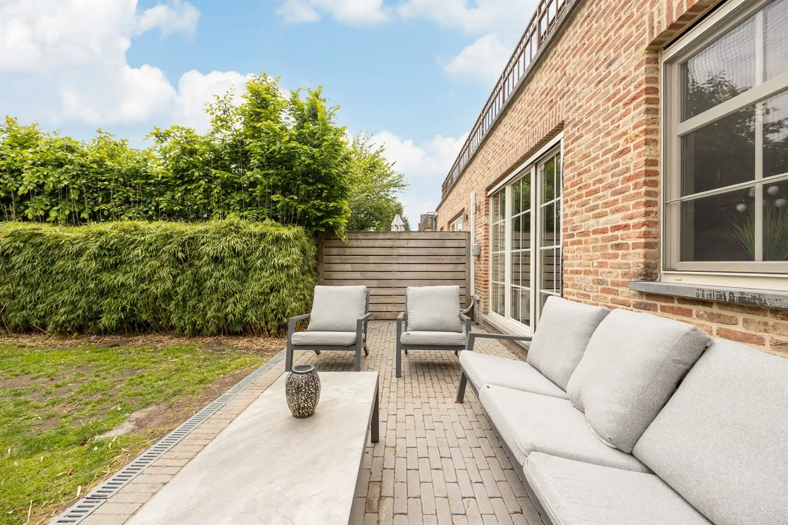     Lichtrijk gelijkvloers met privatieve tuin en garage foto 23