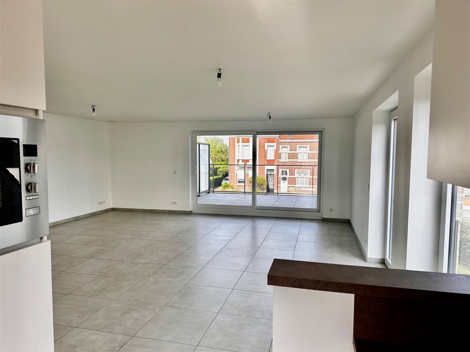 App met 2 slpks en grote garage! foto 6