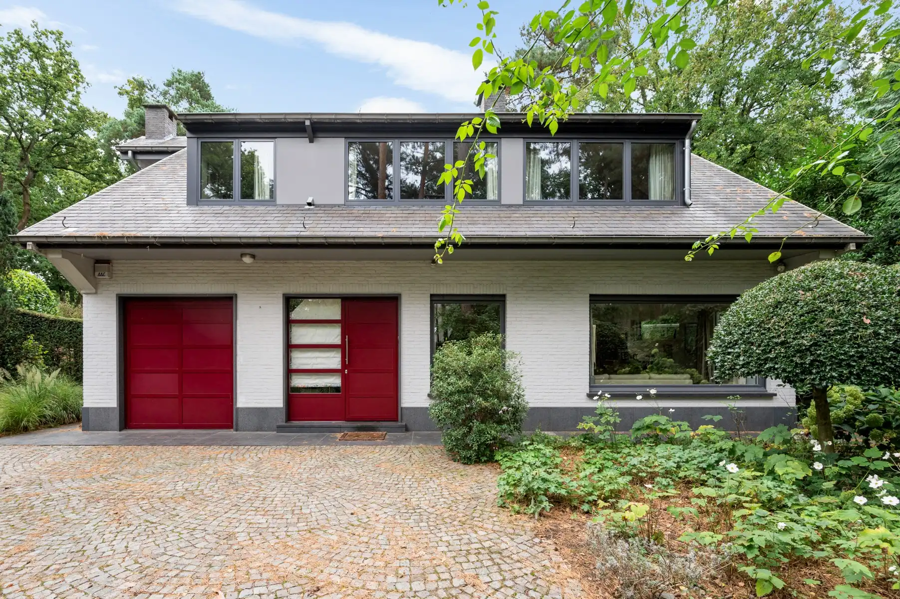 Hoofdfoto van de publicatie: Charmante villa op toplocatie in ’s-Gravenwezel