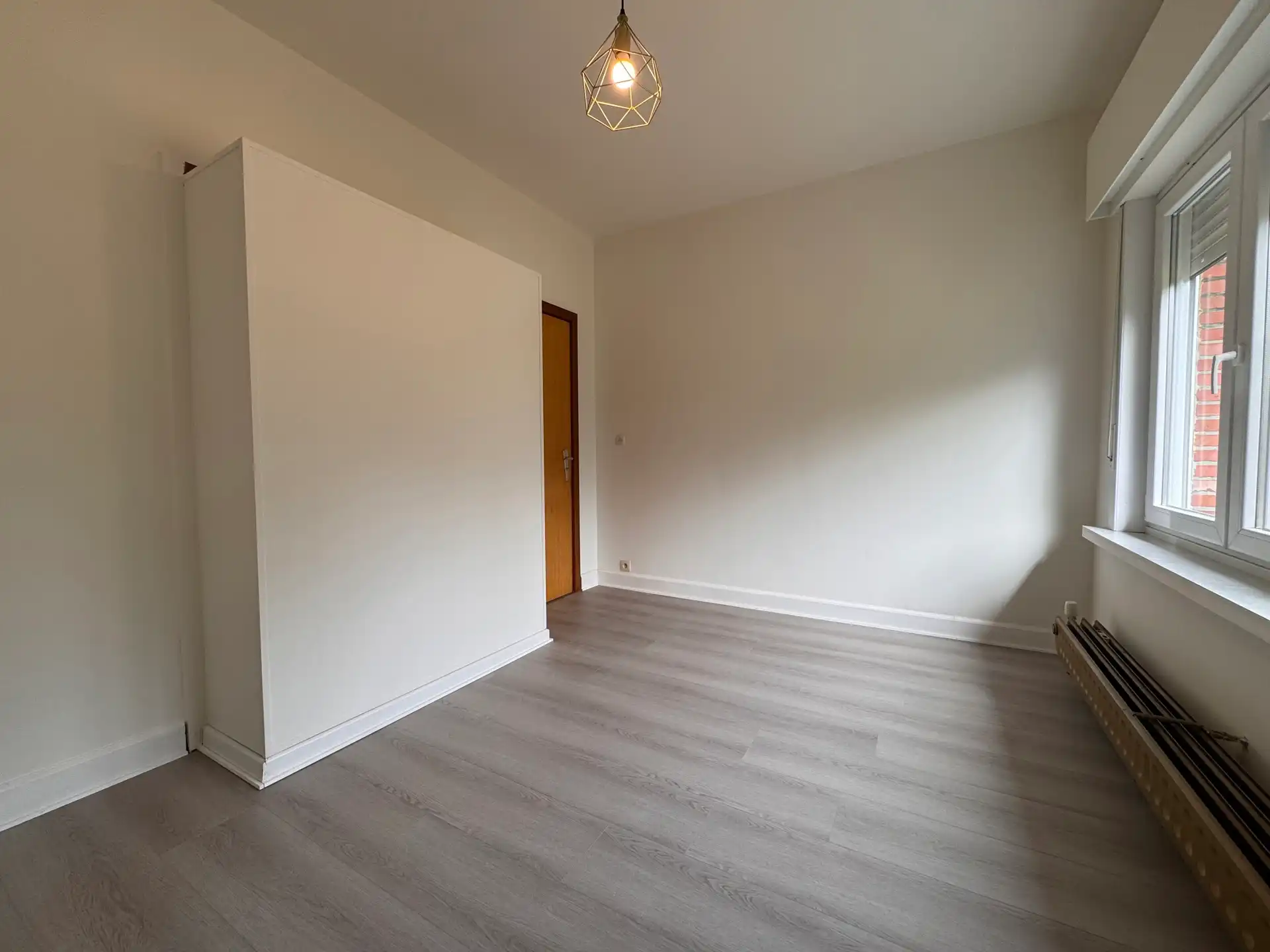 Rustig gelegen woning met 3 slaapkamers en grote tuin foto 15