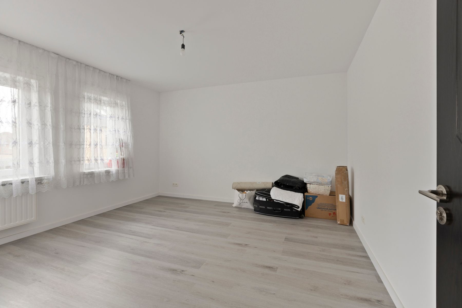 Gerenoveerde woning met drie slaapkamers foto 25