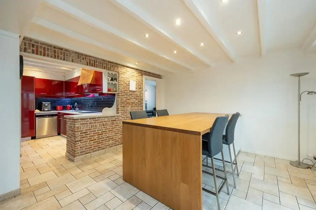 Woning met grote tuin op centrale locatie foto 11