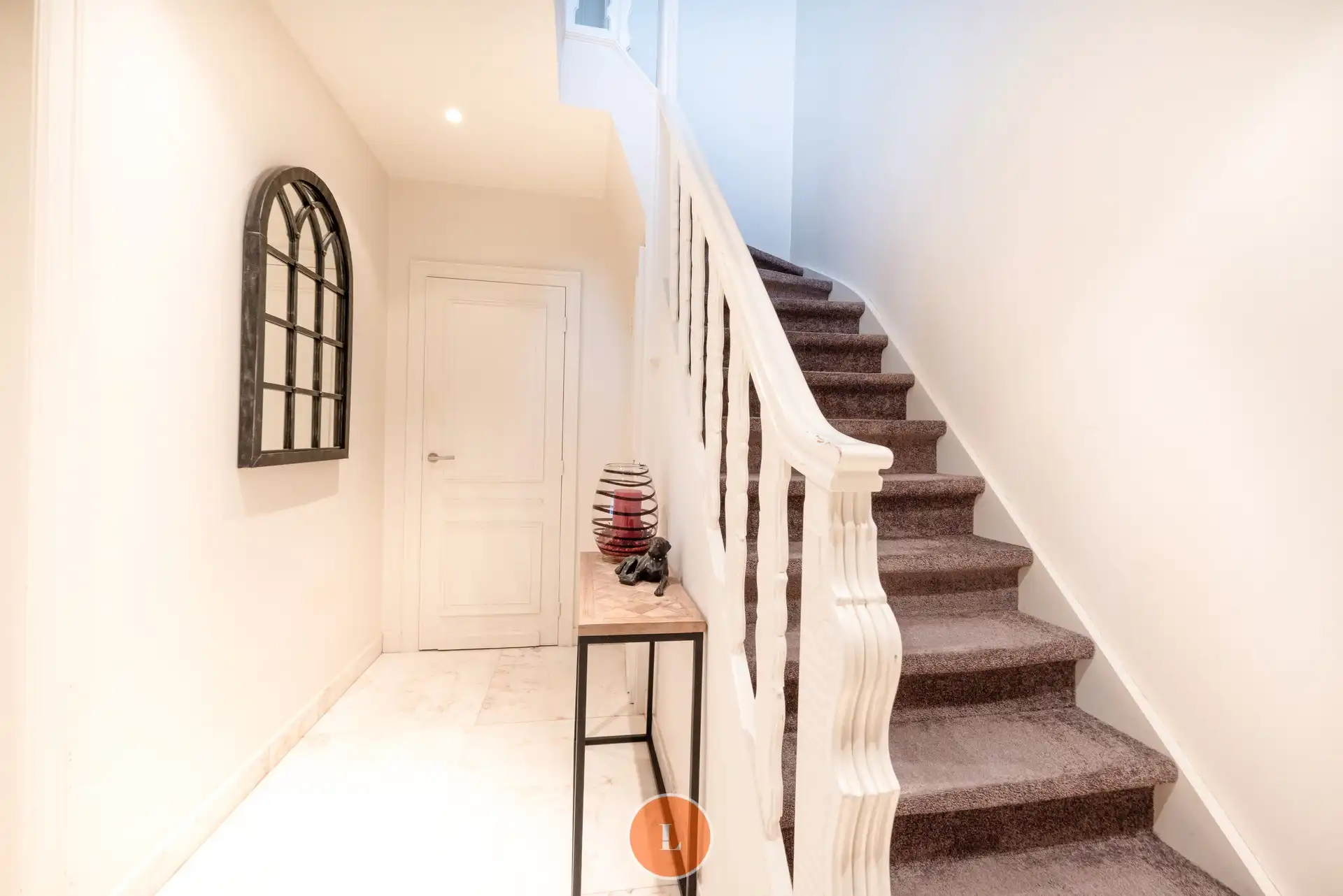 Statige villa met binnenzwembad, polyvalente ruimte en groene privacy foto 2