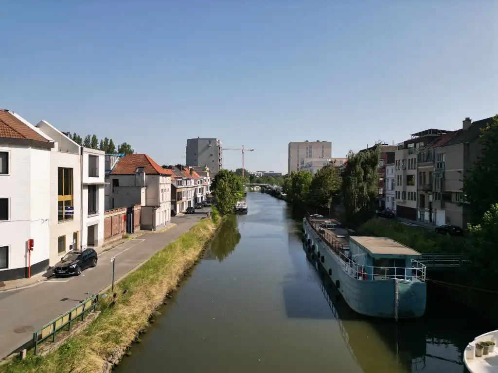 Architecturale nieuwbouw ‘townhouse’ met zicht op het water en meerdere terrassen foto 5