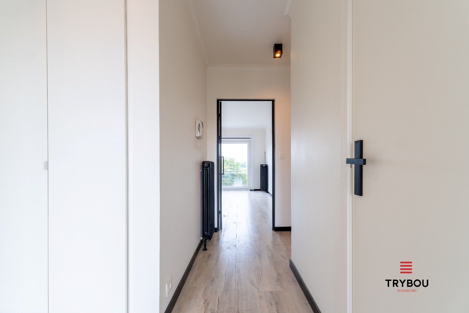 Volledig gerenoveerd 2-slaapkamerappartement te huur – rand centrum Ieper foto 18