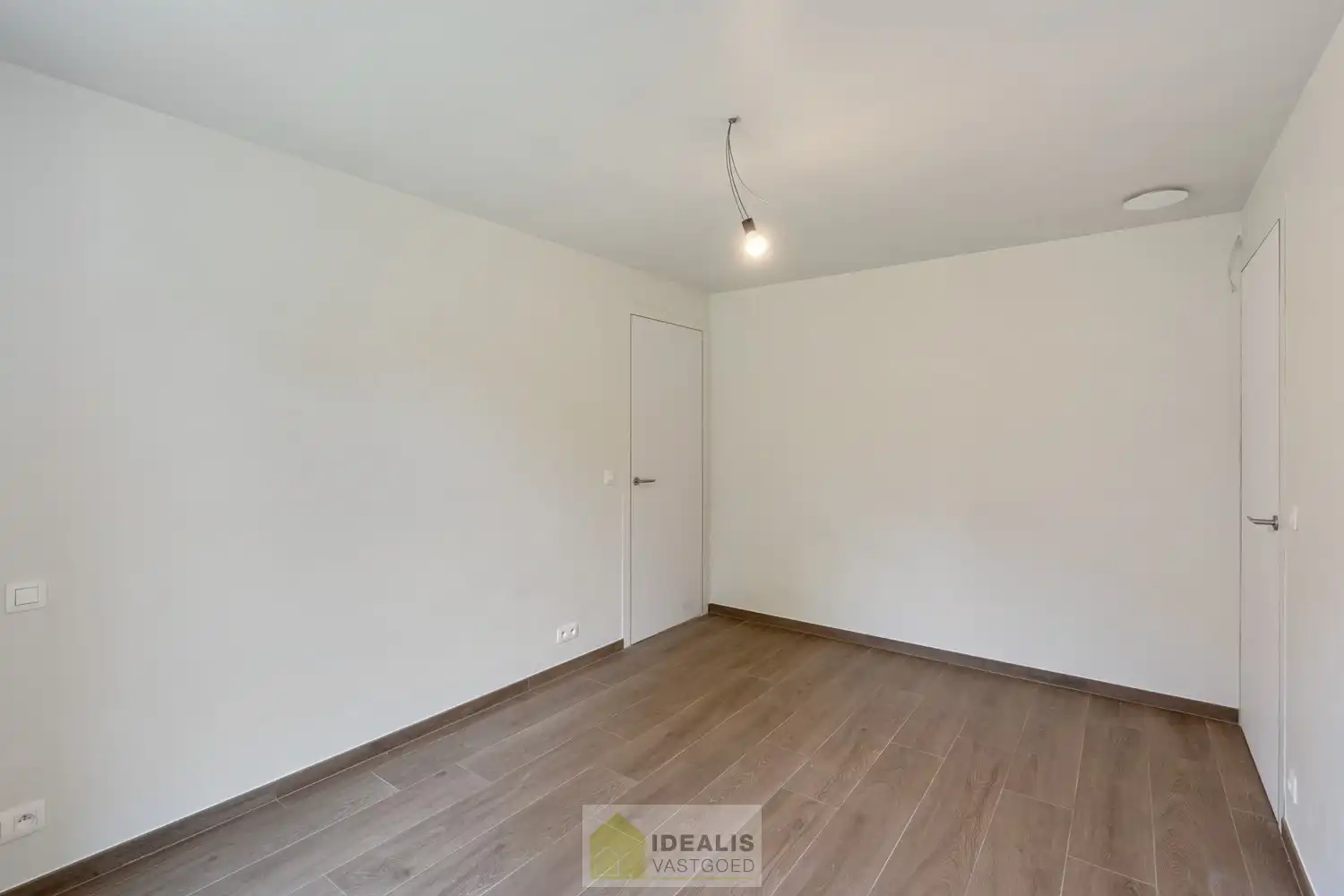 Schitterend volledig vernieuwde woning met 3 ruime slaapkamers foto 28