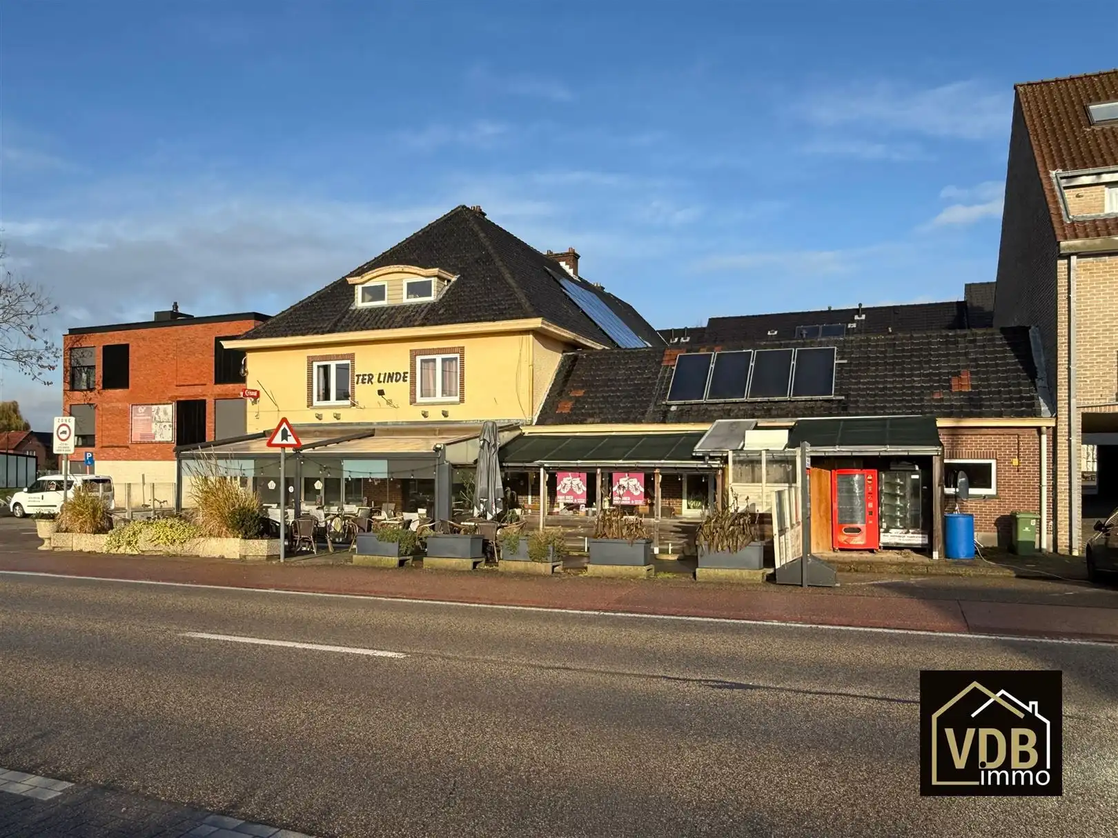 HANDELSHUIS MET WOONST foto 54