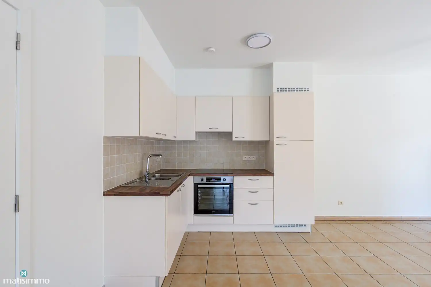 INSTAPKLAAR APPARTEMENT MET 2 SLAAPKAMERS EN PARKEERPLAATS AAN DE RAND VAN CENTRUM TONGEREN foto 6