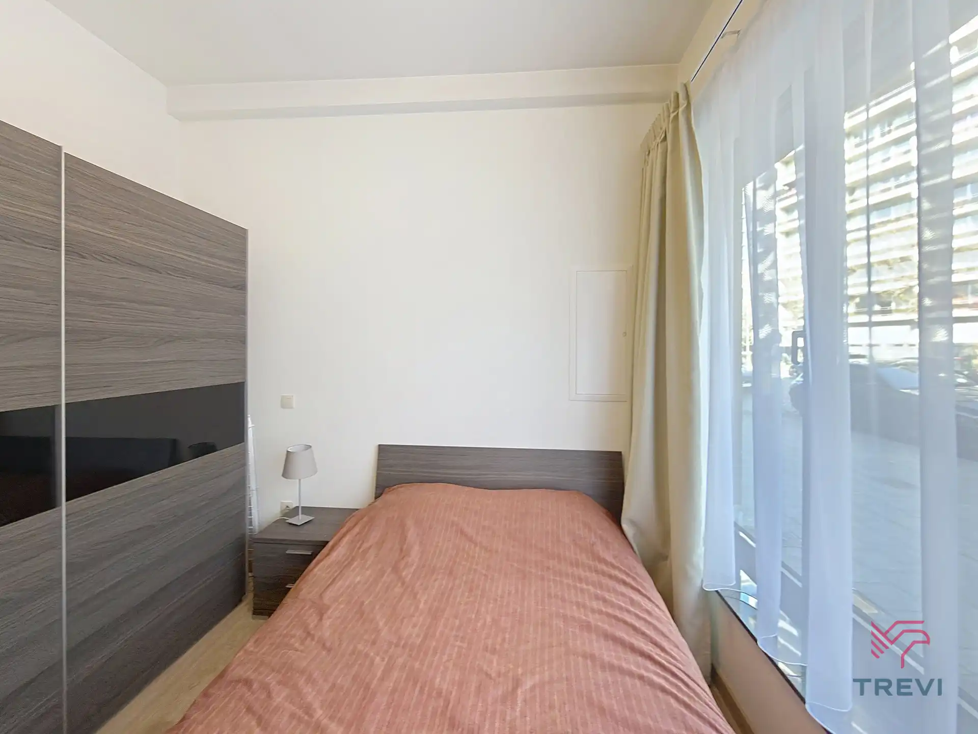 GEMEUBILEERDE STUDIO MET SLAAPHOEK NABIJ TOUR & TAXIS ! foto 12