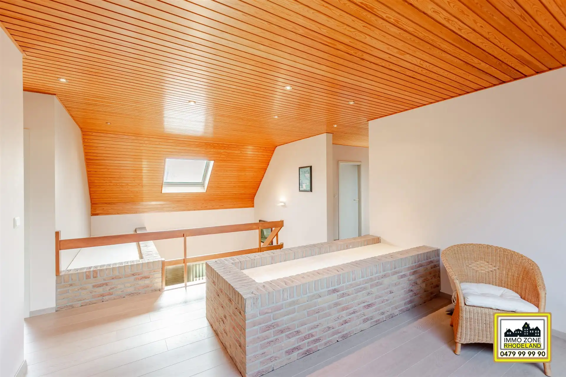 Prachtige villa met grote tuin met ideale ligging foto 20