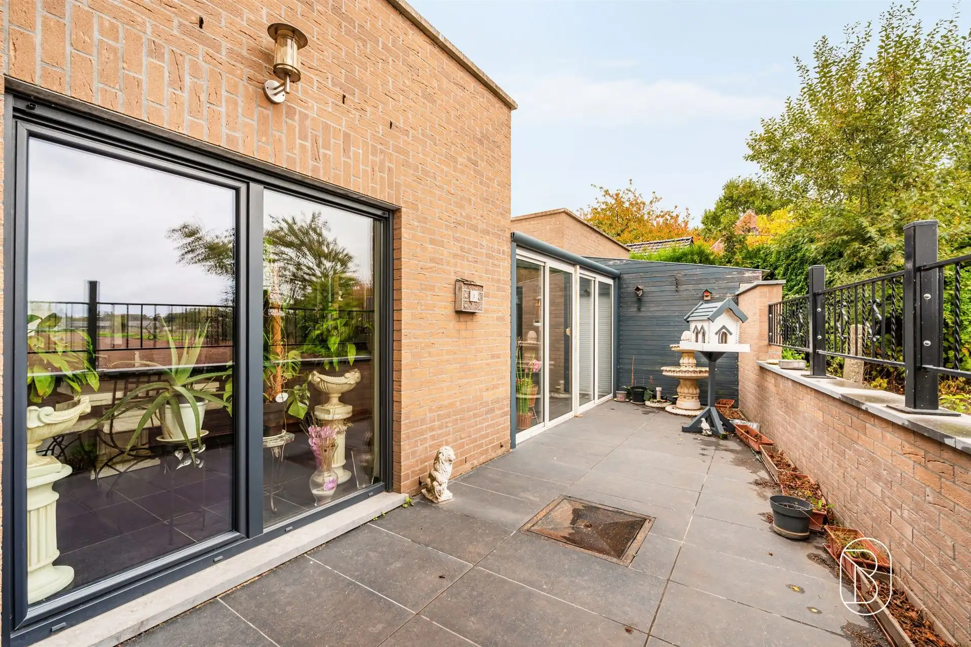 Ruime woning met bijgebouw in Laplaigne foto 2