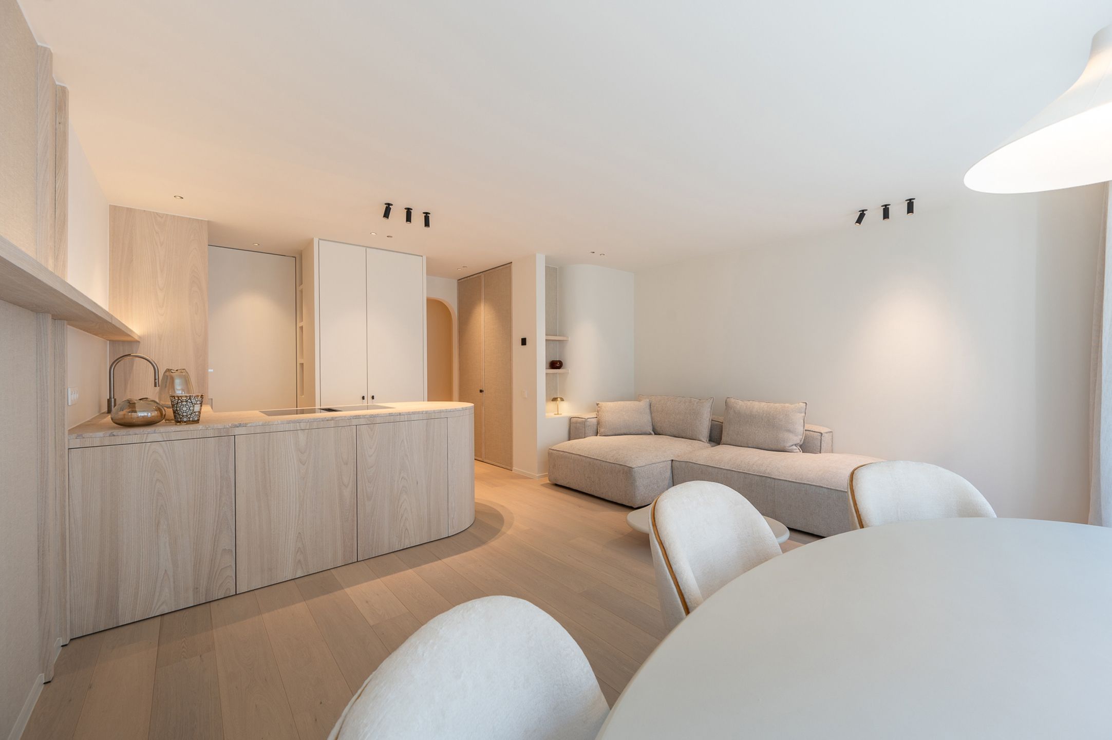 Stijlvol gerenoveerd appartement in het hart van het Zoute.. foto 8