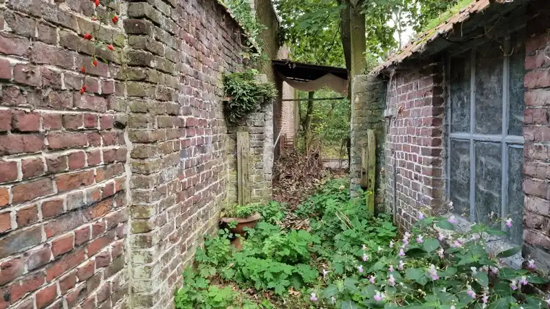 2 grondig te renoveren/te slopen woningen te koop in centrum Vichte vlakbij kasteel Beukenhof! foto 11