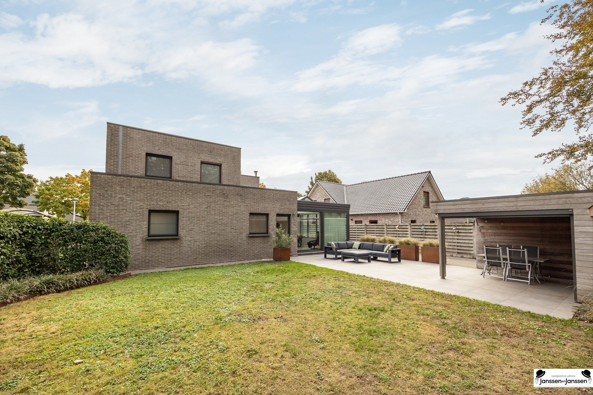 Instapklare, volledig gerenoveerde woning op royaal perceel! foto 29