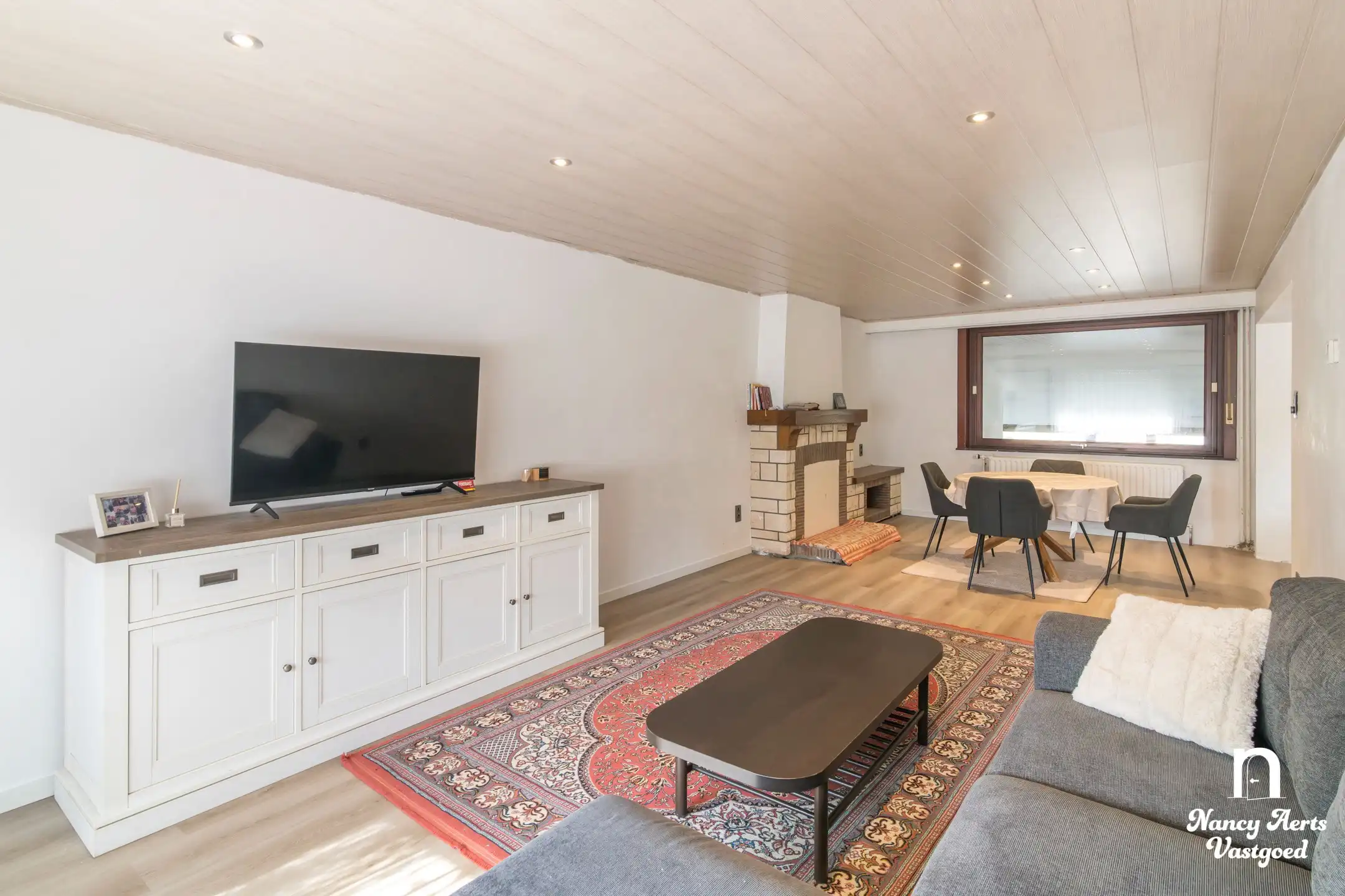 Gerenoveerde gezinswoning met ruimte voor eigen invulling foto 3