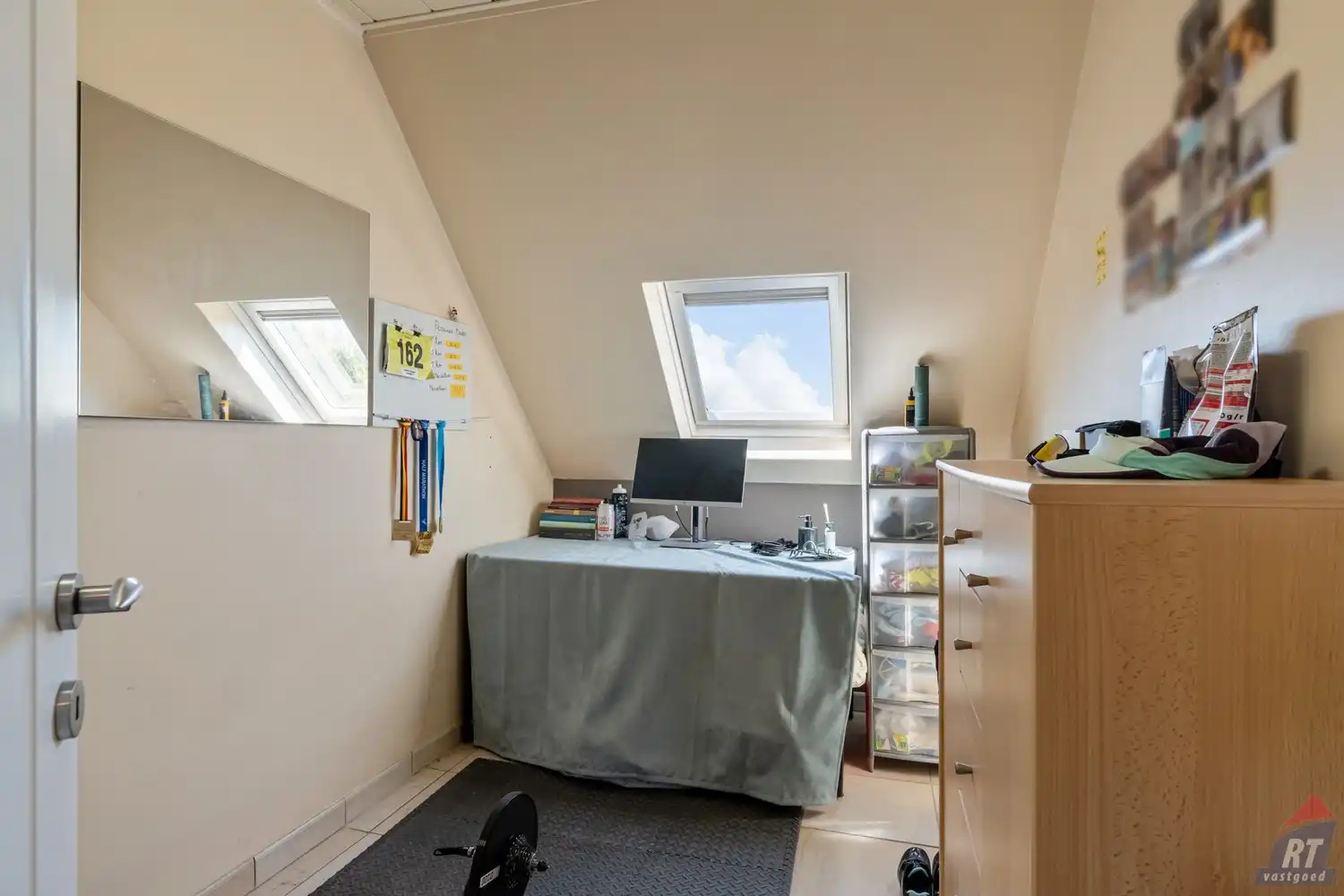 Zeer ruime, instapklare gezinswoning met  4 tot 5 slaapkamers foto 21