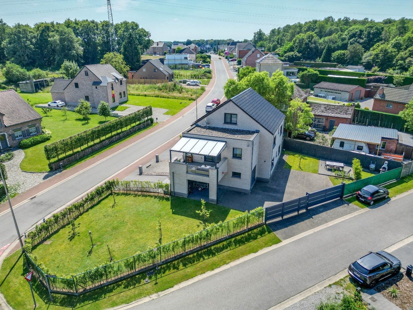 ENERGIEZUINIGE GEZINSWONING (278 m²) MET 4 SLPKS TE HOUTHALEN-HELCHTEREN !  foto 4