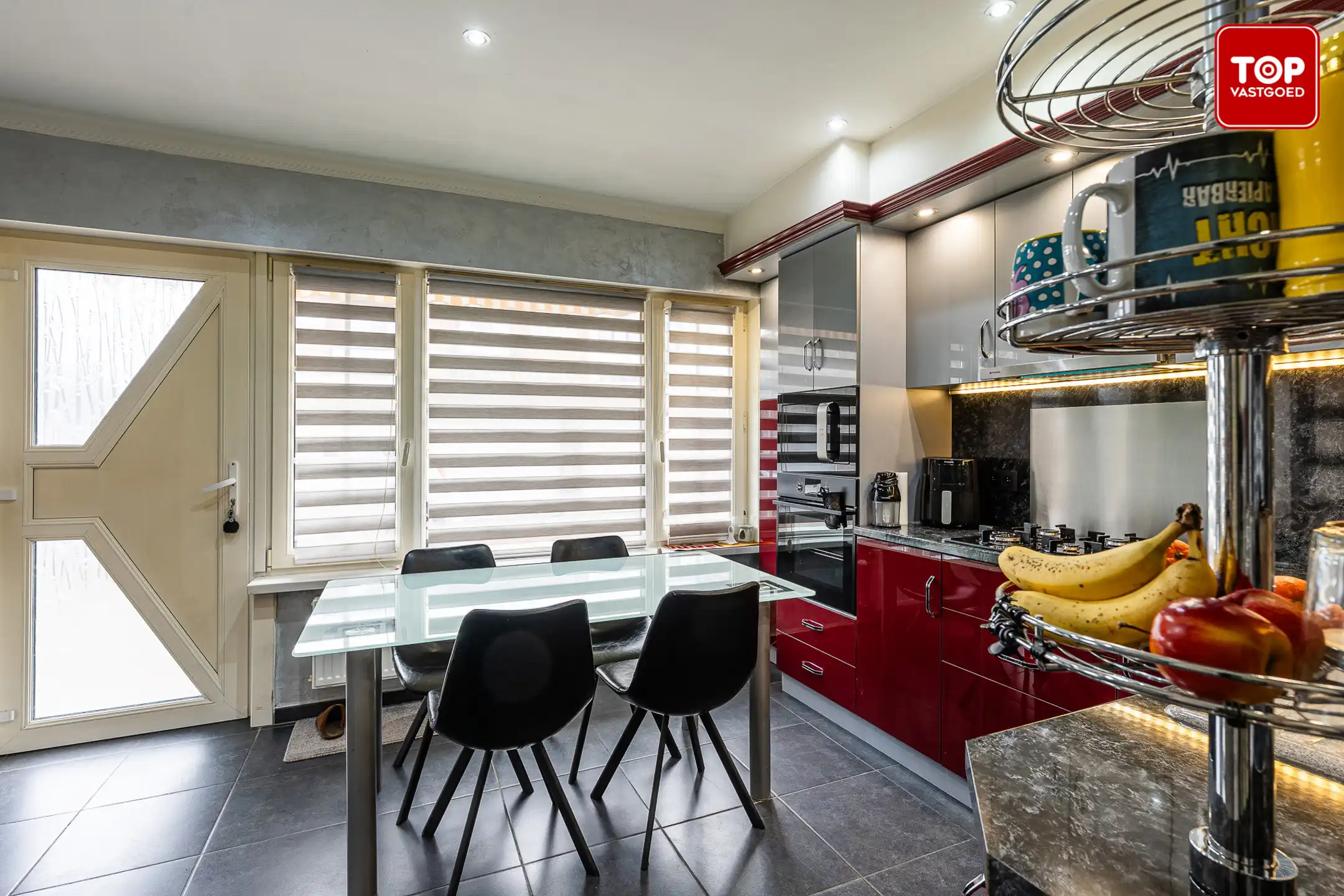 Gelijkvloers 2-slaapkamer appartemen met garage.  foto 10