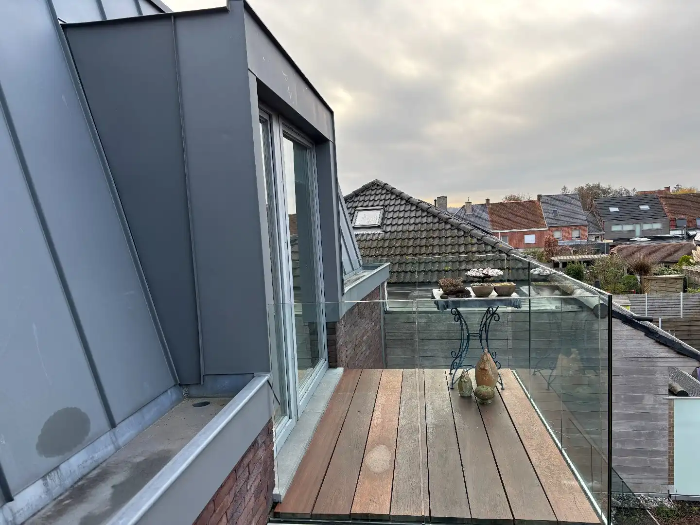 Modern appartement met 2 slaapkamers, garage en terras! foto 8