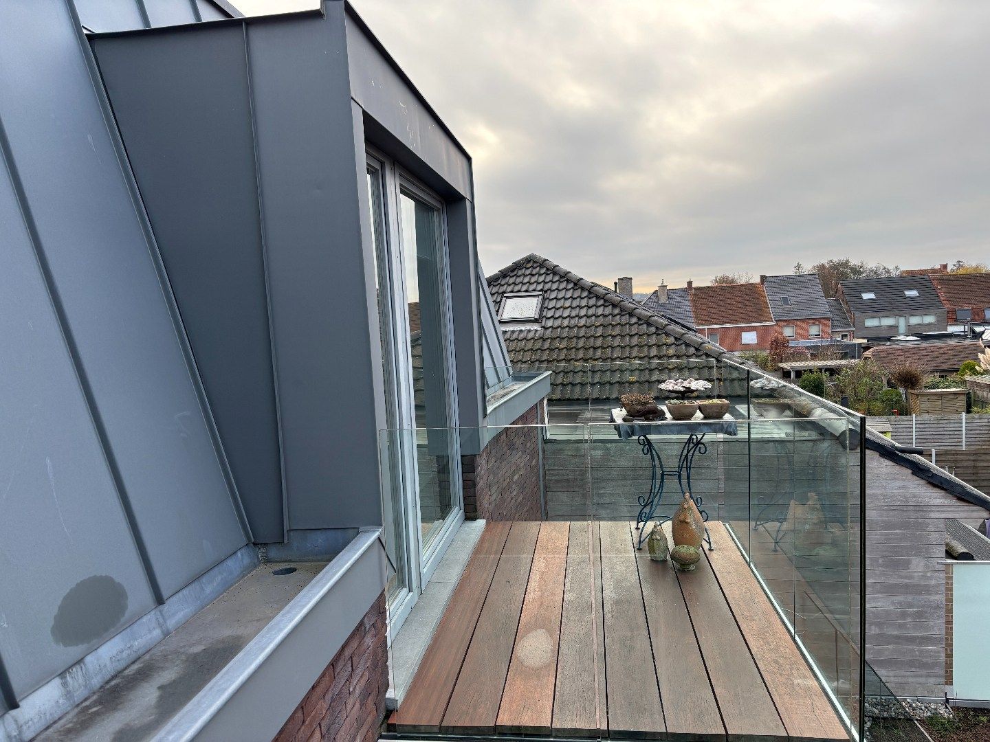Modern appartement met 2 slaapkamers, garage en terras! foto 8
