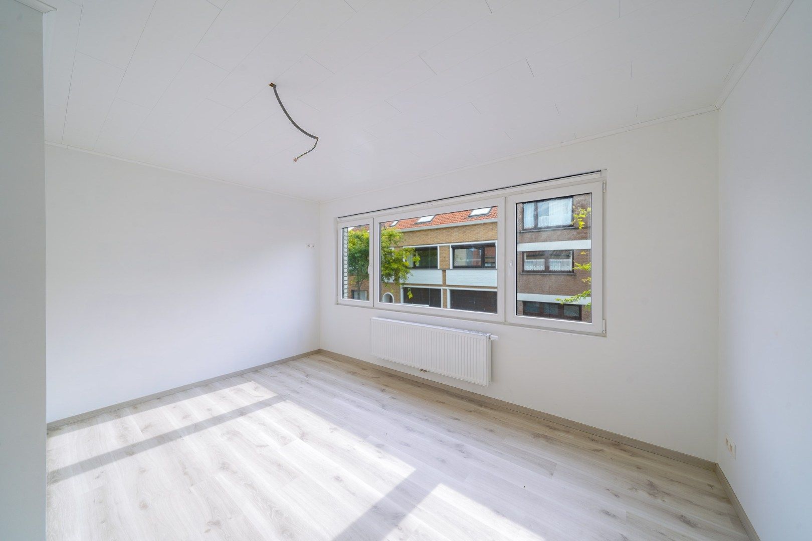 Volledig gerenoveerde rijwoning met 3 slaapkamers in Stene foto 9