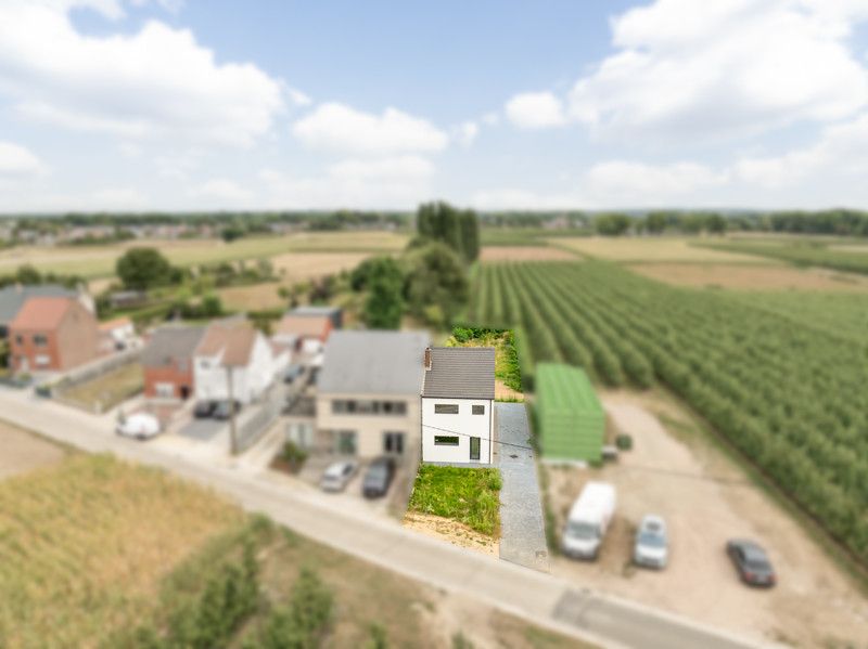 Totaal gerenoveerde woning, gelegen op 7are in een zeer rustige straat foto 30