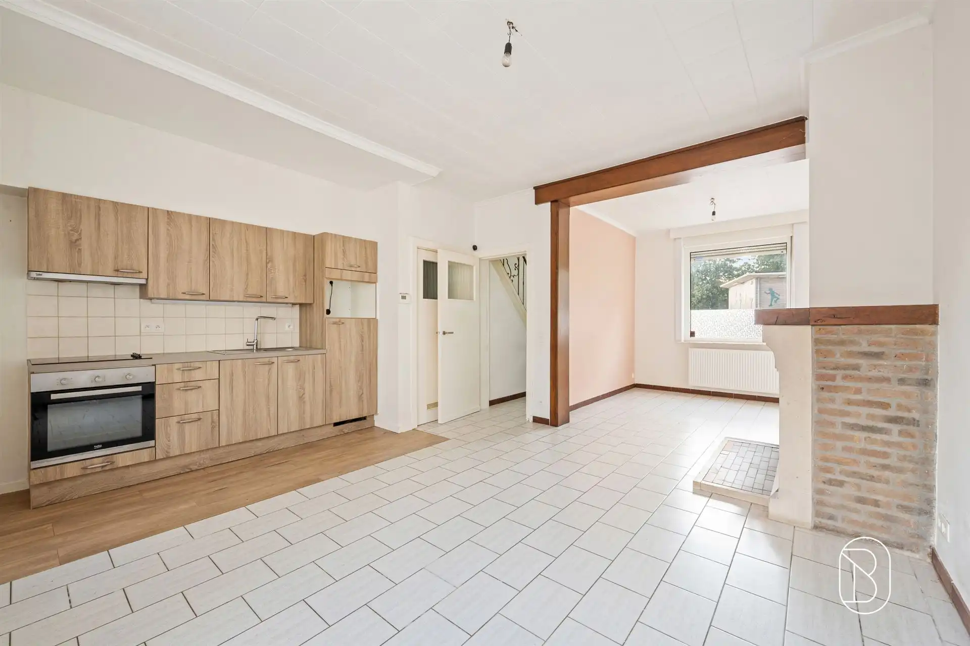 Gezellige instapklare woning met 3 slpk, koer en tuintje foto 9