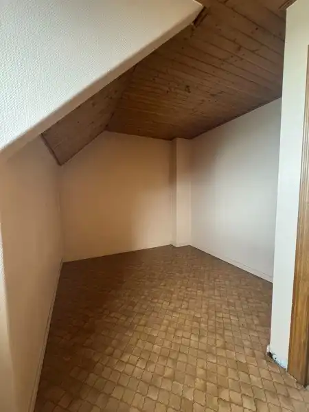 Handelspand met woonst op een strategische ligging. foto 22