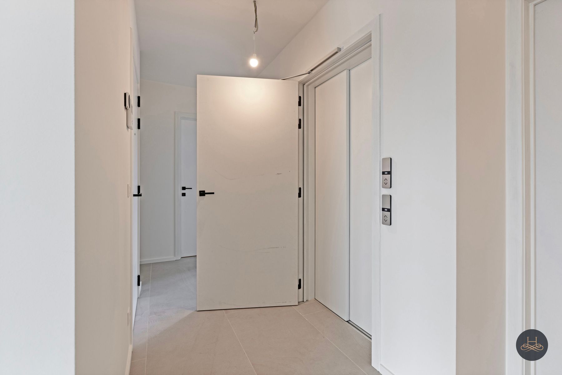 Uniek, ruim dakappartement met staanplaats en zicht op groen foto 4