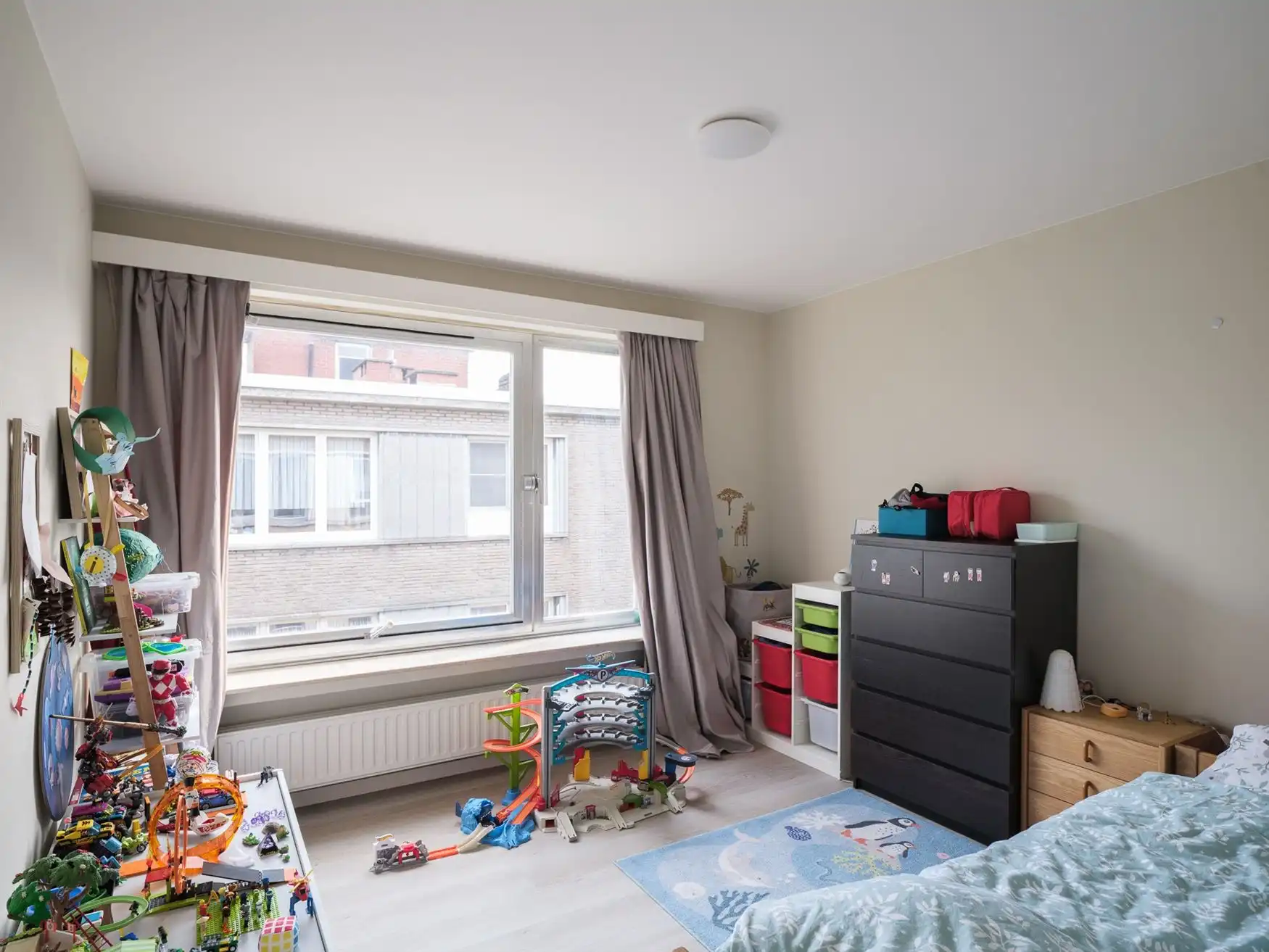 Ruim, lichtrijk appartement (115m²) in Sint-Amandsberg. foto 6