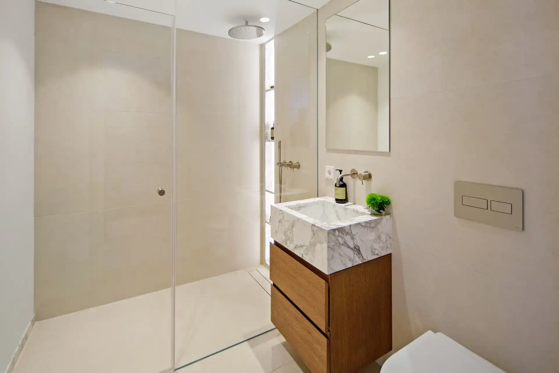 Exclusieve designvilla aan de frontlinie van Las Brisas Golf in Marbella foto 14