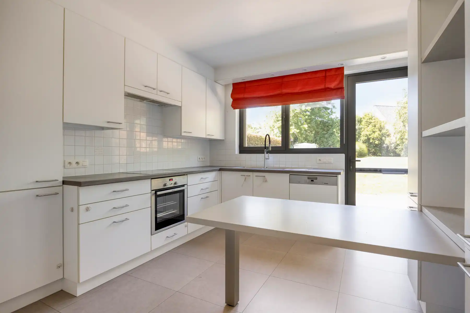 Ruime energiezuinige en instapklare villa in Wemmel foto 9