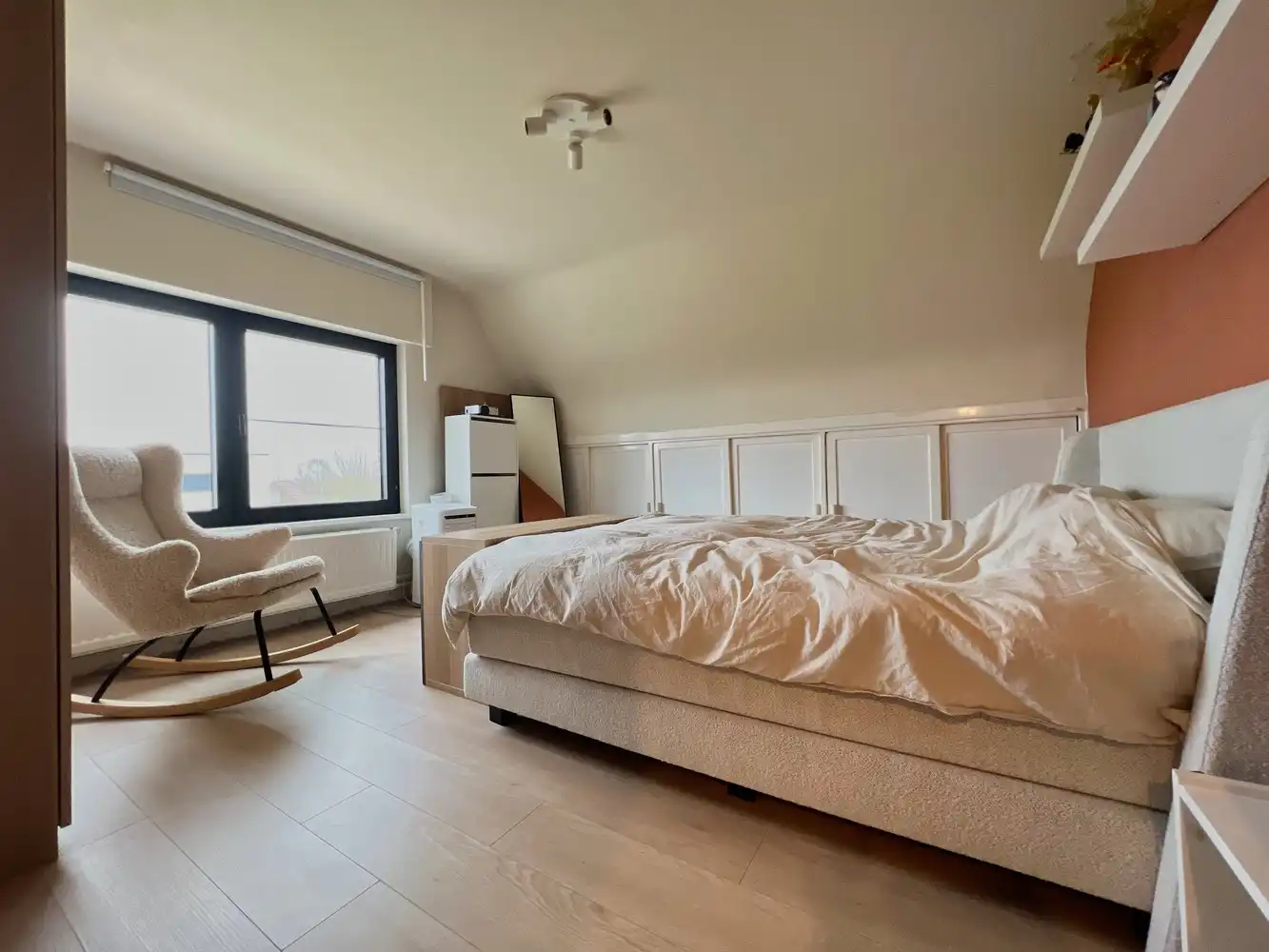 Alleenstaande, karaktervolle woning met zonnige tuin foto 11