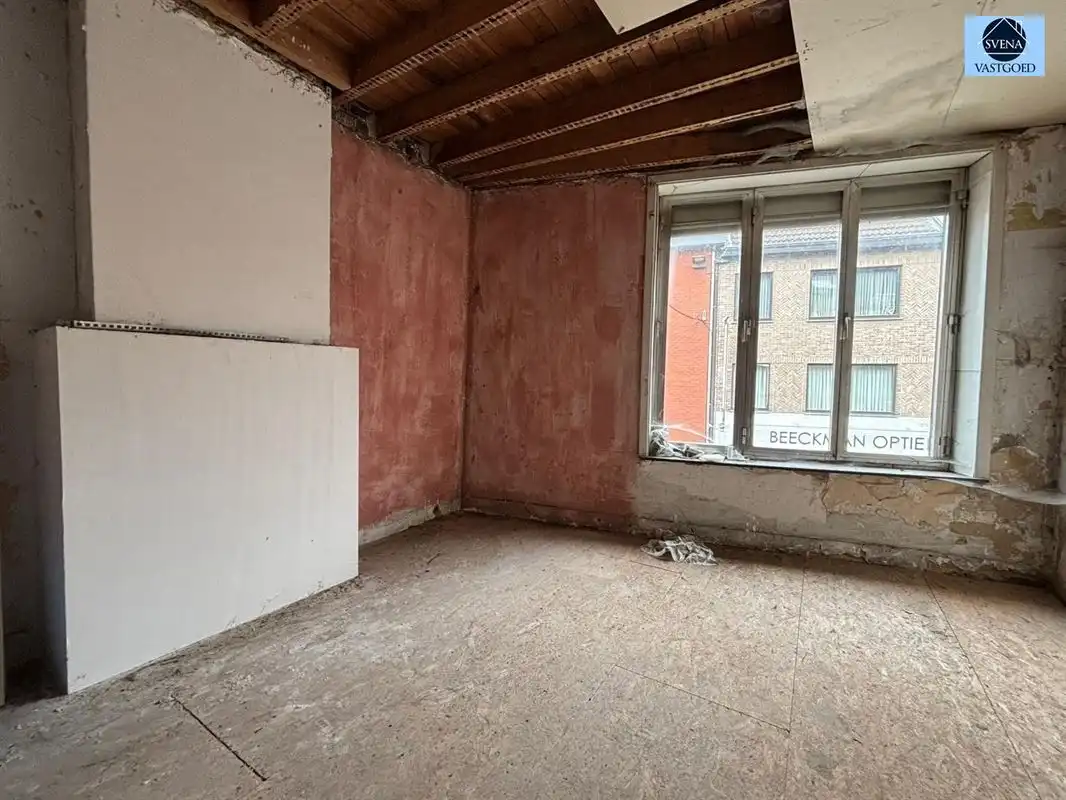 RUIME TE RENOVEREN WONING MET TUIN foto 3